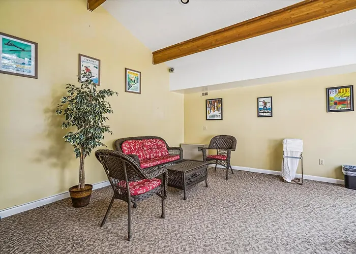 Cedarbrook Queen Studio 207